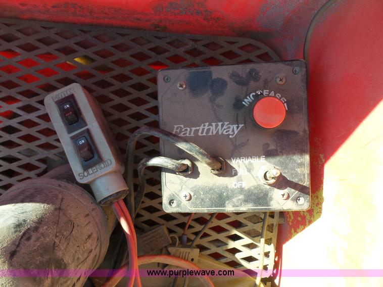 image for item CD9060 Earthway Ev-N-Spred spreader