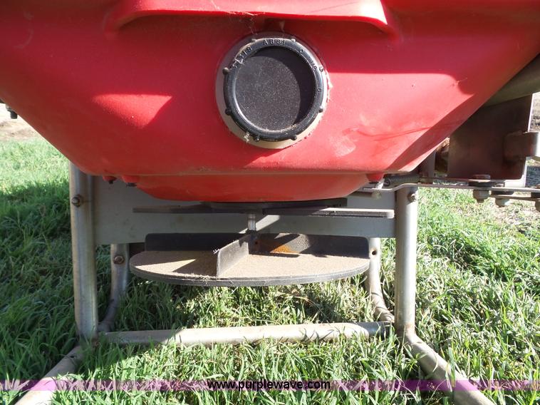 image for item CD9060 Earthway Ev-N-Spred spreader