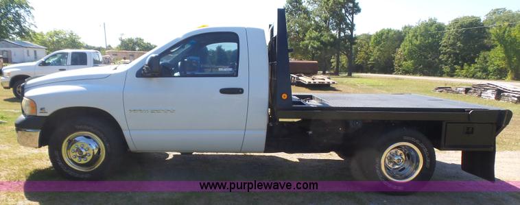 image for item CD9393 2005 Dodge Ram 3500 flatbed pickup truck