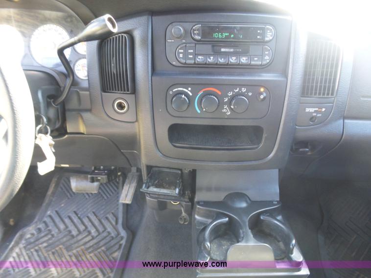 image for item CD9393 2005 Dodge Ram 3500 flatbed pickup truck