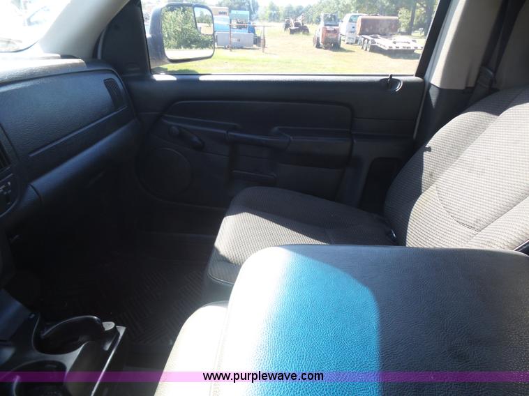 image for item CD9393 2005 Dodge Ram 3500 flatbed pickup truck