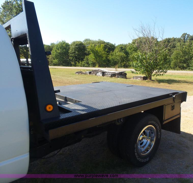 image for item CD9393 2005 Dodge Ram 3500 flatbed pickup truck