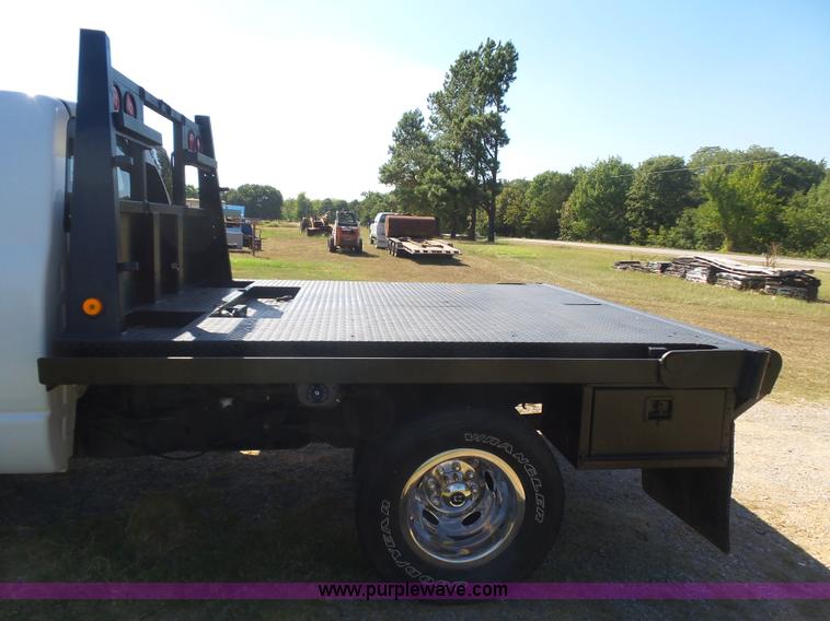 image for item CD9393 2005 Dodge Ram 3500 flatbed pickup truck