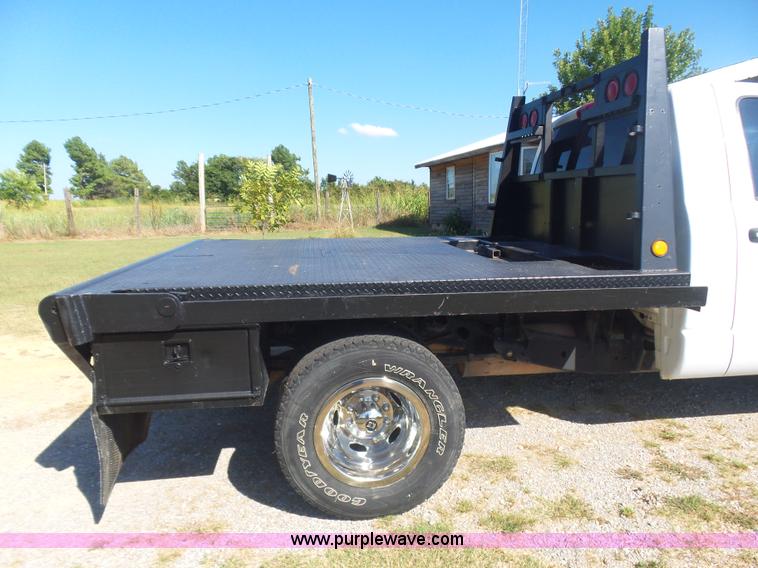 image for item CD9393 2005 Dodge Ram 3500 flatbed pickup truck