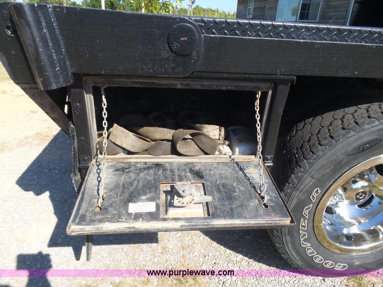 image for item CD9393 2005 Dodge Ram 3500 flatbed pickup truck