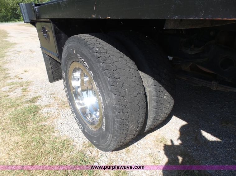 image for item CD9393 2005 Dodge Ram 3500 flatbed pickup truck
