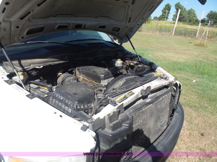 image for item CD9393 2005 Dodge Ram 3500 flatbed pickup truck