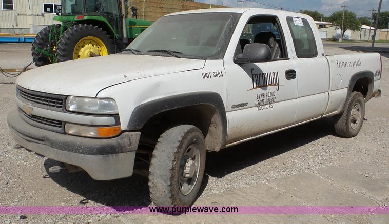 image for item DA2837 2001 Chevrolet Silverado 2500 Ext. Cab pickup truck