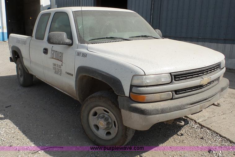 image for item DA2837 2001 Chevrolet Silverado 2500 Ext. Cab pickup truck