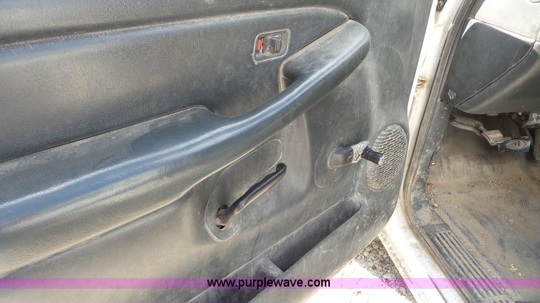 image for item DA2837 2001 Chevrolet Silverado 2500 Ext. Cab pickup truck