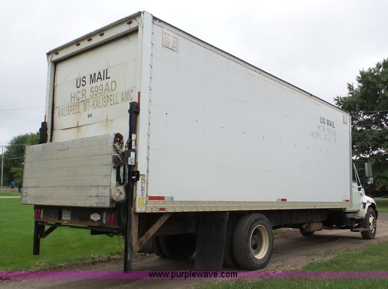 image for item DA2867 2002 International 4300 box truck