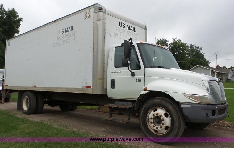 image for item DA2867 2002 International 4300 box truck