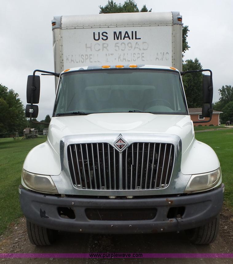 image for item DA2867 2002 International 4300 box truck