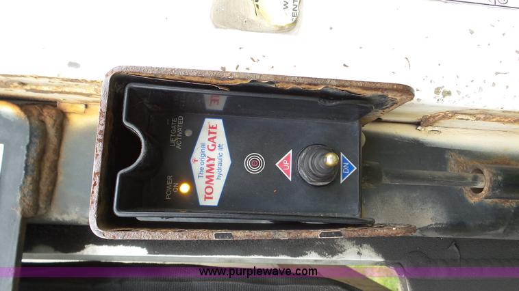 image for item DA2867 2002 International 4300 box truck