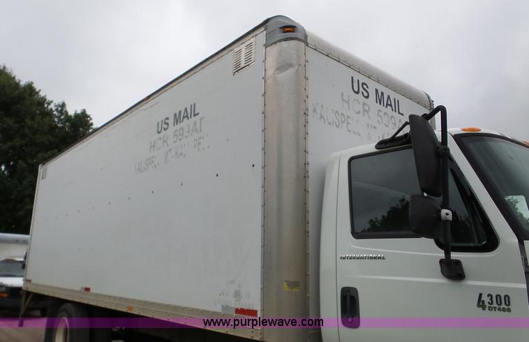 image for item DA2867 2002 International 4300 box truck