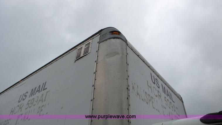 image for item DA2867 2002 International 4300 box truck