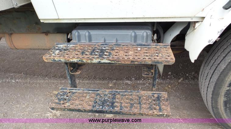 image for item DA2867 2002 International 4300 box truck