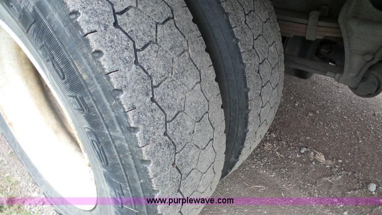 image for item DA2867 2002 International 4300 box truck