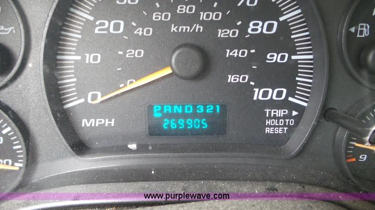 image for item DA2868 2005 GMC Savana G3500 box truck