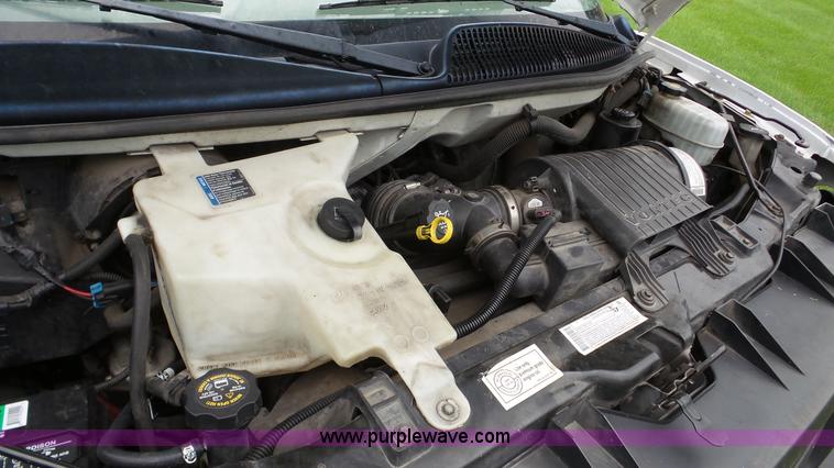 image for item DA2868 2005 GMC Savana G3500 box truck