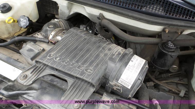 image for item DA2868 2005 GMC Savana G3500 box truck