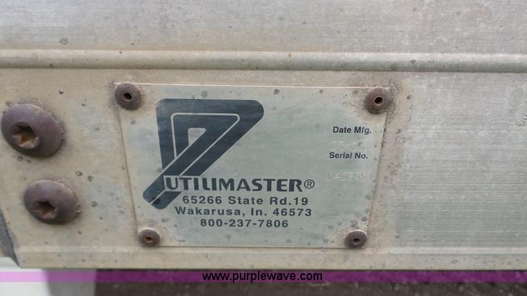 image for item DA2868 2005 GMC Savana G3500 box truck