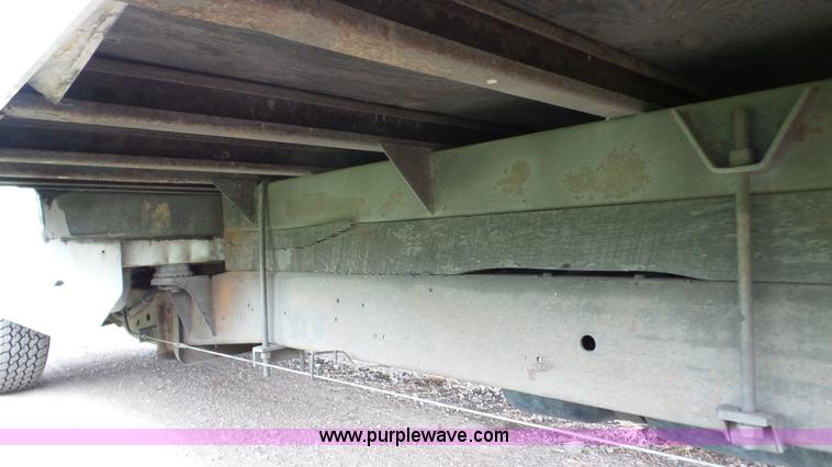 image for item DA2868 2005 GMC Savana G3500 box truck