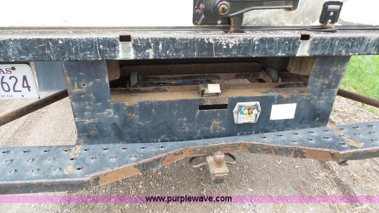 image for item DA2868 2005 GMC Savana G3500 box truck