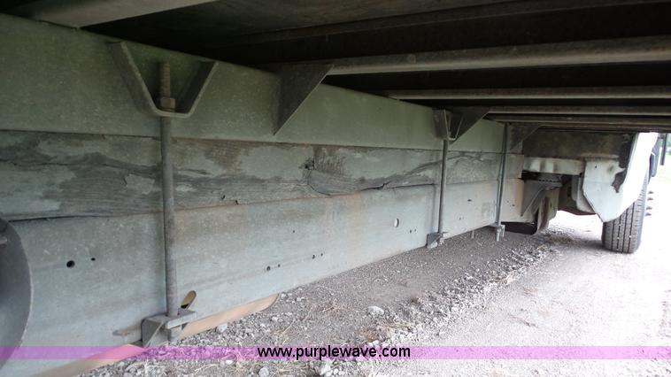 image for item DA2868 2005 GMC Savana G3500 box truck