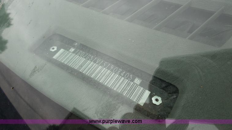 image for item DA2868 2005 GMC Savana G3500 box truck