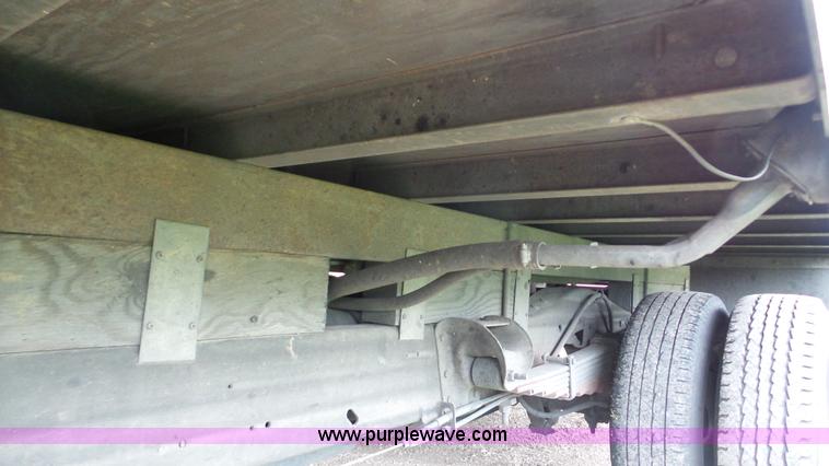 image for item DA2869 2006 GMC Savana G3500 box truck