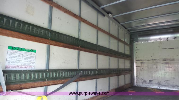 image for item DA2869 2006 GMC Savana G3500 box truck