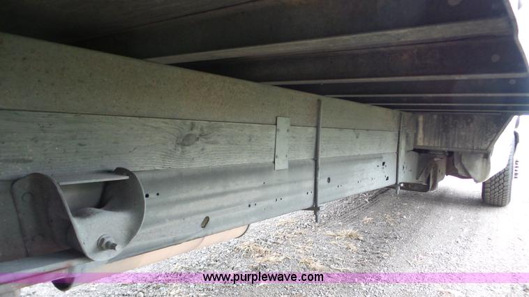 image for item DA2869 2006 GMC Savana G3500 box truck