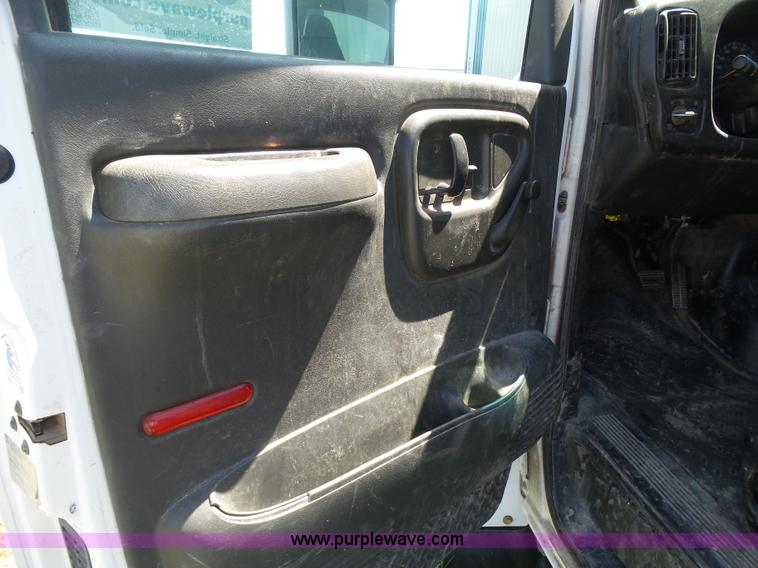 image for item DA4506 2009 Chevrolet C4500 truck cab and chassis