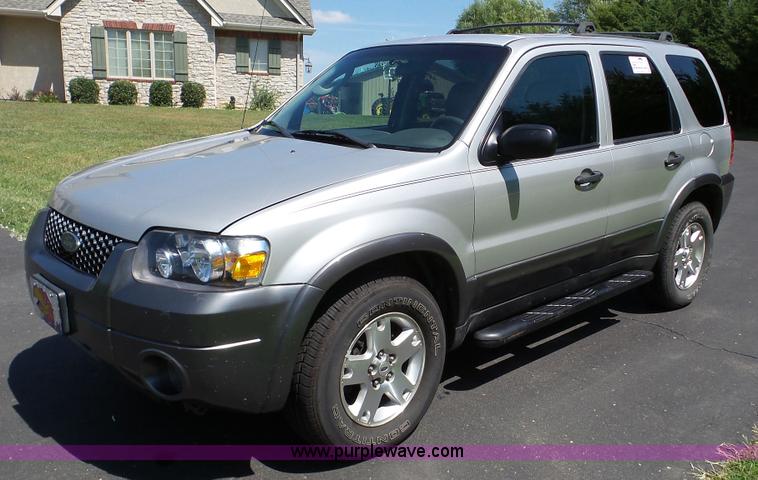 image for item DA8786 2006 Ford Escape SUV