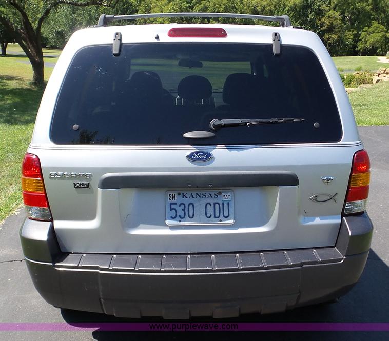 image for item DA8786 2006 Ford Escape SUV