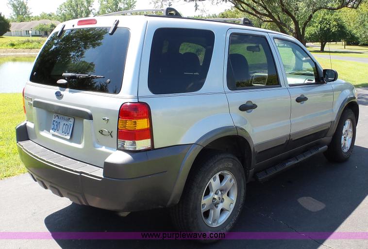 image for item DA8786 2006 Ford Escape SUV