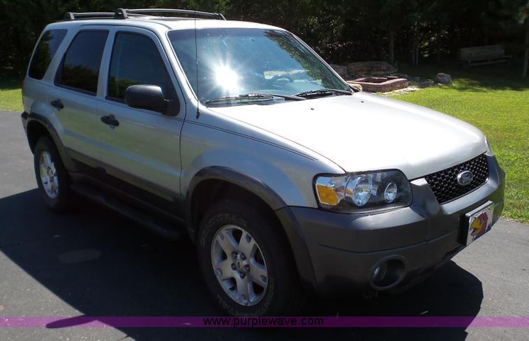 image for item DA8786 2006 Ford Escape SUV