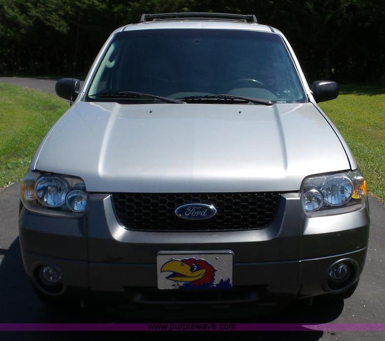 image for item DA8786 2006 Ford Escape SUV