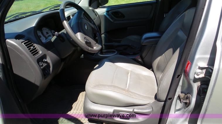 image for item DA8786 2006 Ford Escape SUV