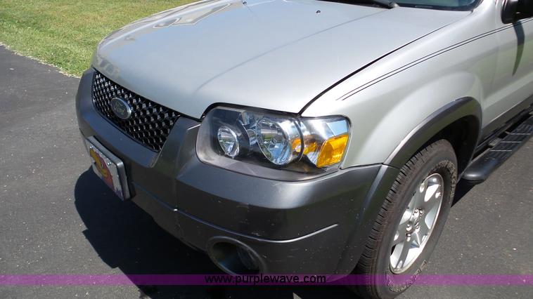 image for item DA8786 2006 Ford Escape SUV
