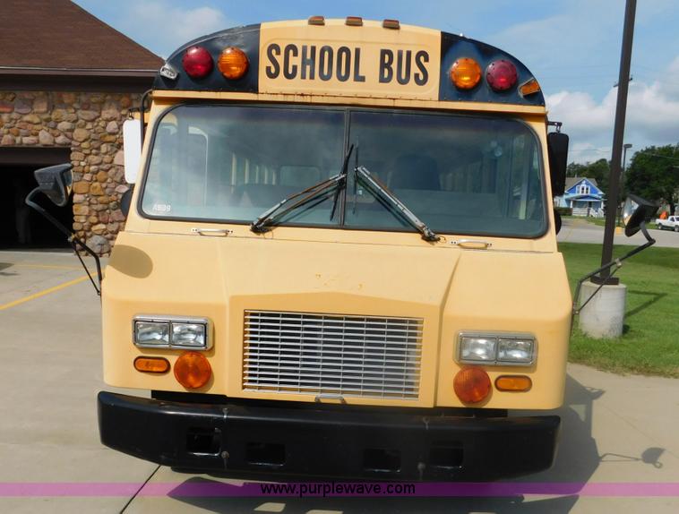 image for item DA8799 1996 Chevrolet P30 school bus