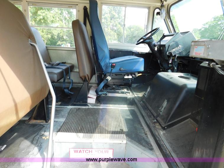 image for item DA8799 1996 Chevrolet P30 school bus