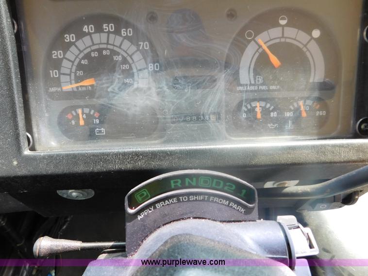 image for item DA8799 1996 Chevrolet P30 school bus