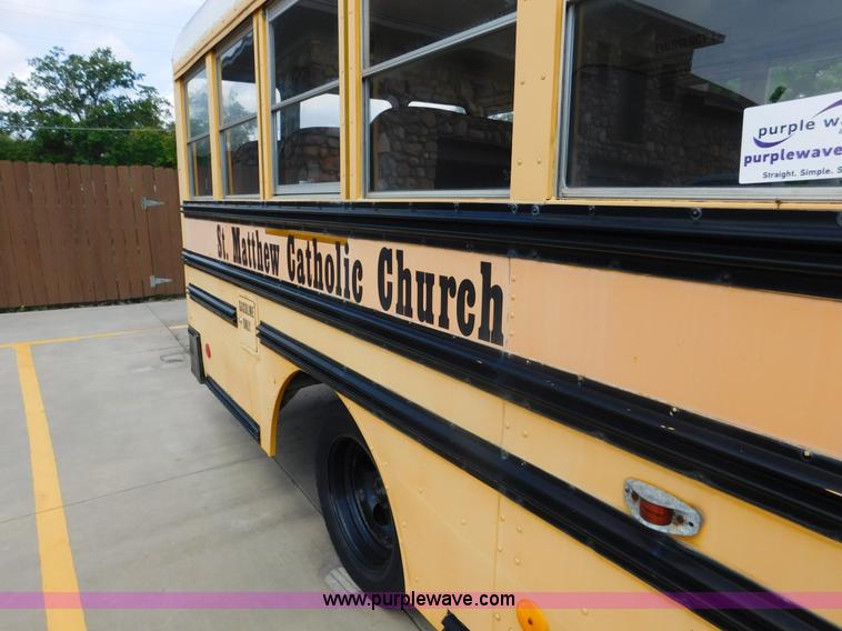 image for item DA8799 1996 Chevrolet P30 school bus