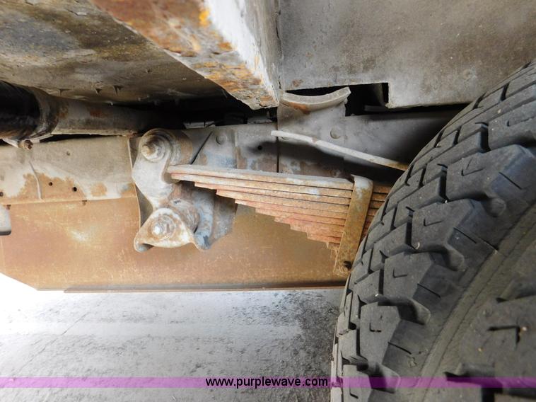 image for item DA8799 1996 Chevrolet P30 school bus