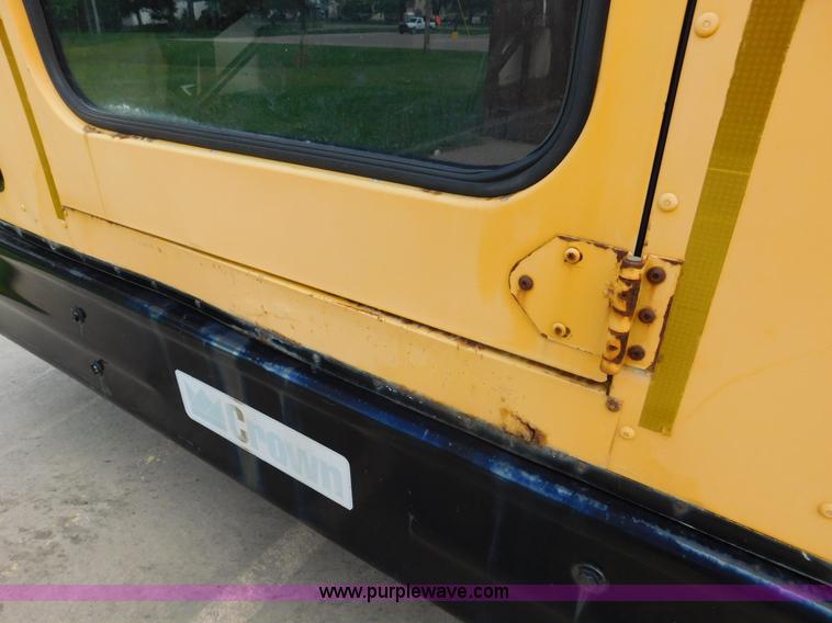 image for item DA8799 1996 Chevrolet P30 school bus