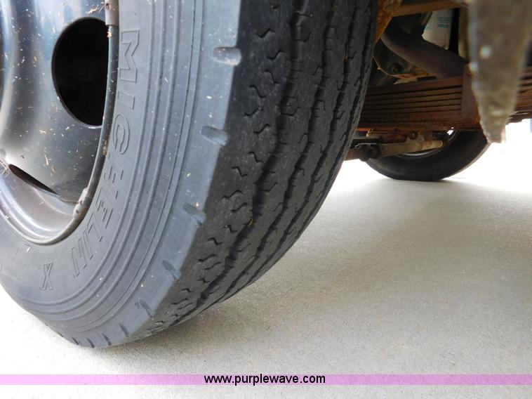 image for item DA8799 1996 Chevrolet P30 school bus