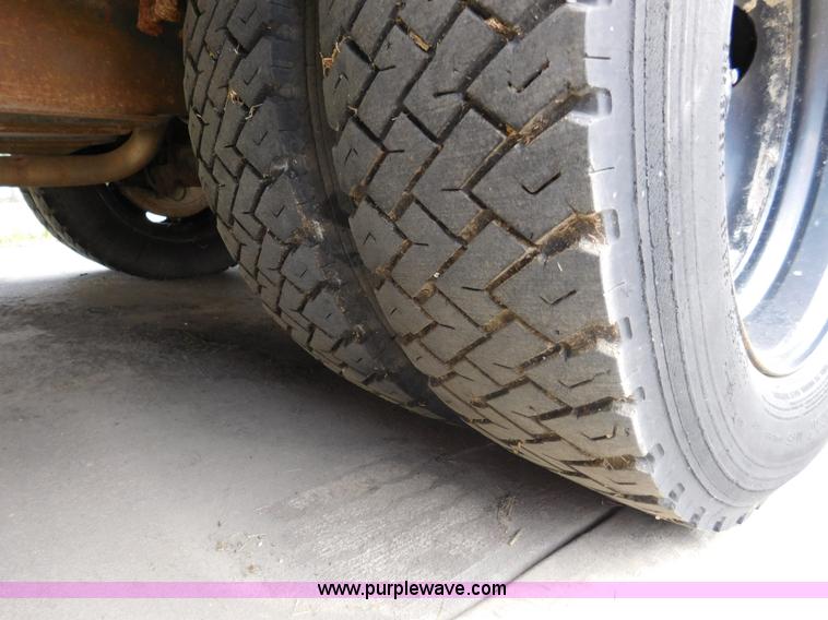 image for item DA8799 1996 Chevrolet P30 school bus