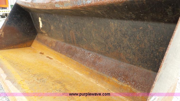 image for item DA8804 Ford 2810 tractor